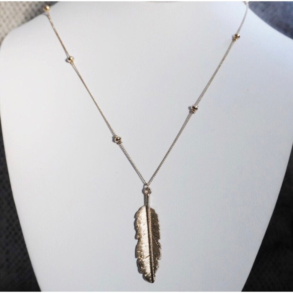 Feather Pendant Necklace Gold Tone